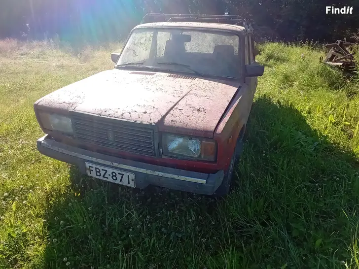 Myydään Lada 2107  1700i -96