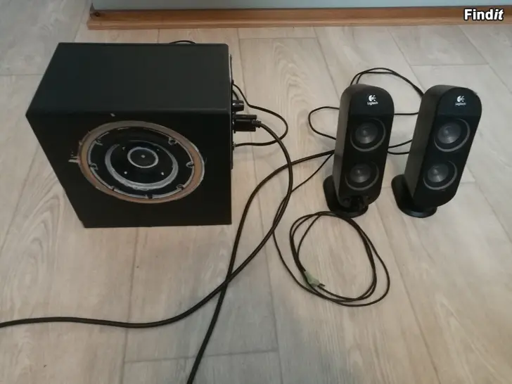 Myydään Logitech X-230 2.1 ljudsystem