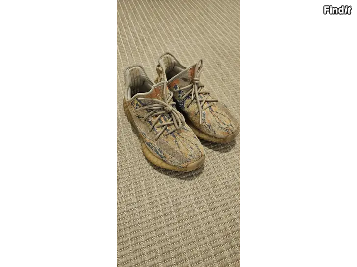 Myydään Yeezy 350