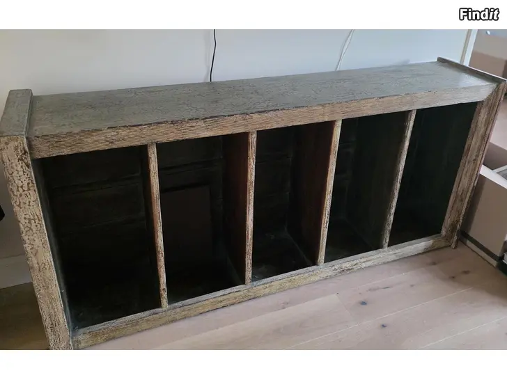 Annetaan Kirjahylly, bookcase for free