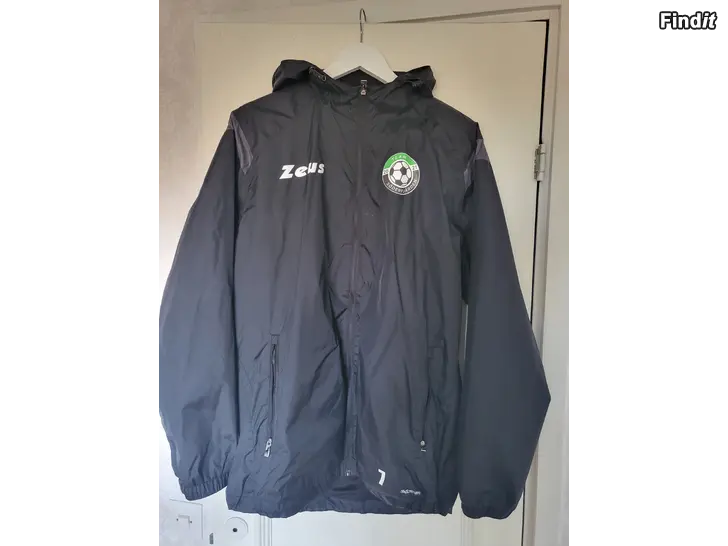 Säljes Jacka + fotbolls ryggsäck