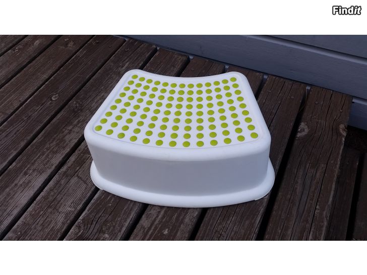 Myydään Ikea Försiktig lasten jakkara 3e