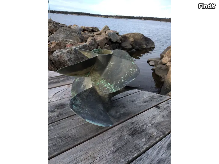 Myydään Volvo Penta dp g5 potkurisarja