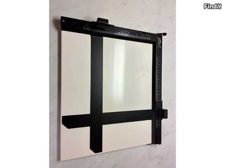 Myydään Pieni piirustuslauta