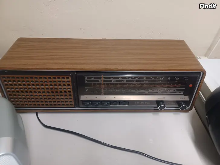 Myydään Myyd 3 kpl Radioita