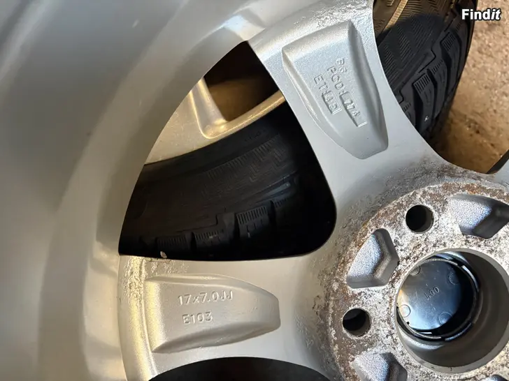 Myydään 5x114.3 7x17 vanteet vanhoilla talvirenkailla