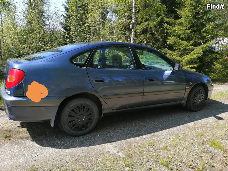 Myydään Toyota Avensis