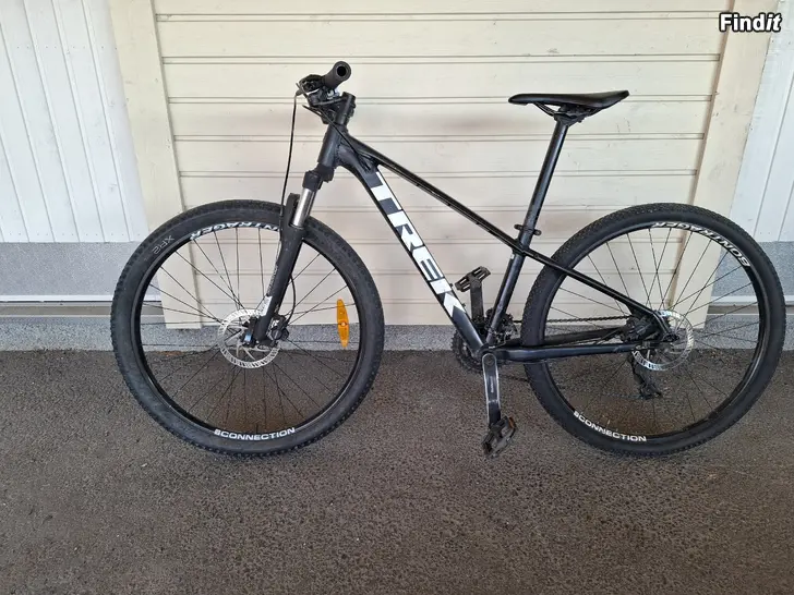 Myydään Trek Marlin 5