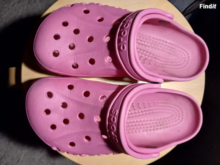Säljes Crocs kengät