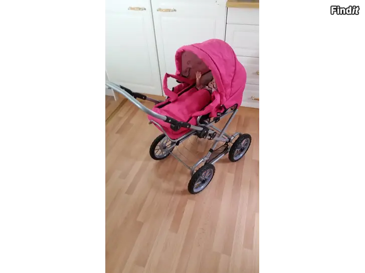 Myydään Brio nukenrattaat ja nukke -30e