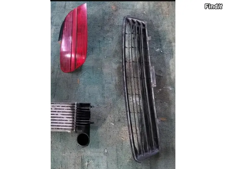 Myydään Takavalo välijäähdytin puskurin ritilä osia