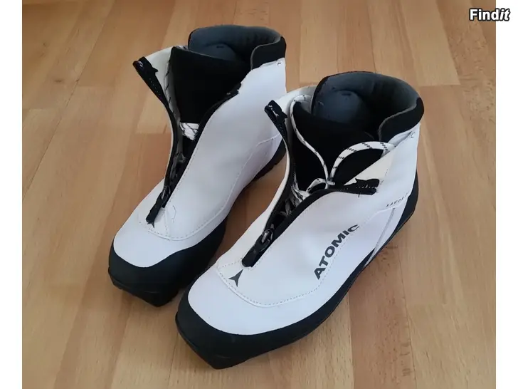 Myydään Atomic Savor W 25 NNN monot koko 38.5 50e