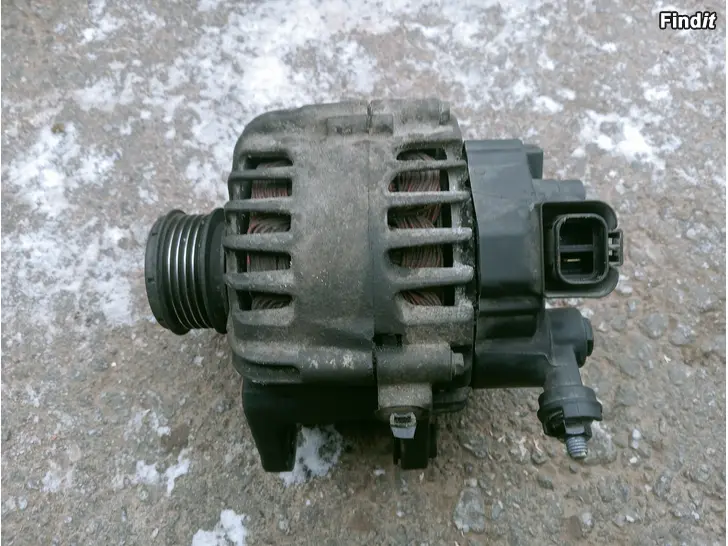 Myydään Kia Ceed 1,6 CRDi 2009 laturi 37300-2A500 Valeo TG12C033 12V 120A