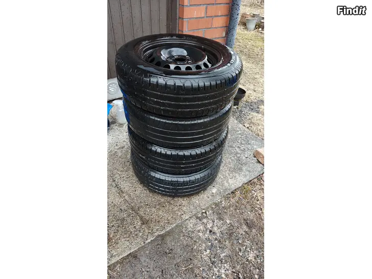 Myydään Kesärenkaat 195/65R15, peltivanteilla 5x112 VW