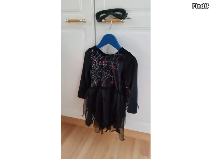 Myydään Halloween mekko HM koko 98-104  ja naamio -hinta 8e