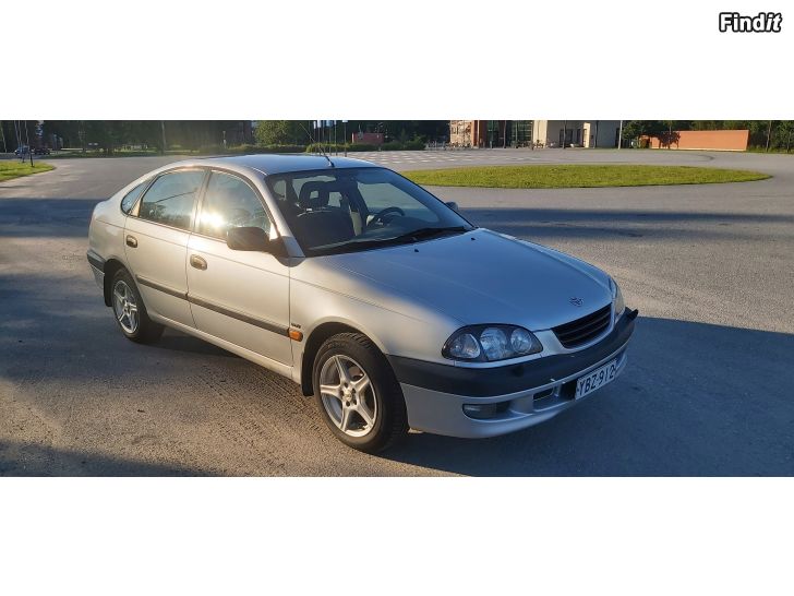 Säljes Toyota Avensis 1.6 1998