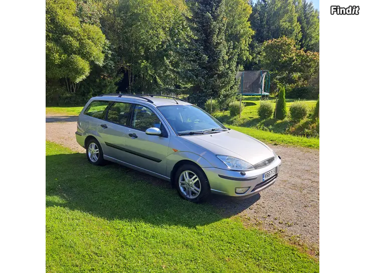 Myydään Ford Focus 1.6 bensa manuaali vm 2004