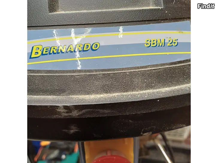 Säljes Bernardo SBM 25 pelarborrmaskin