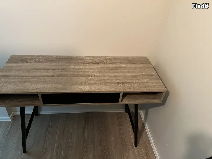 Säljes Skrivbord