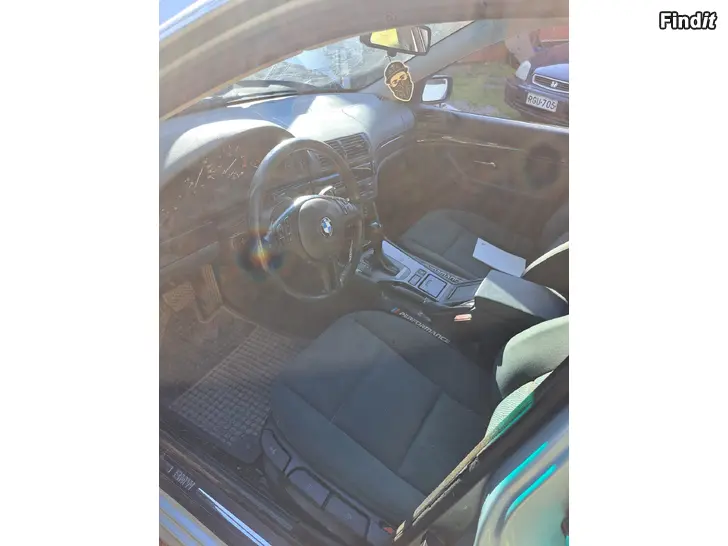 Myydään BMW E39