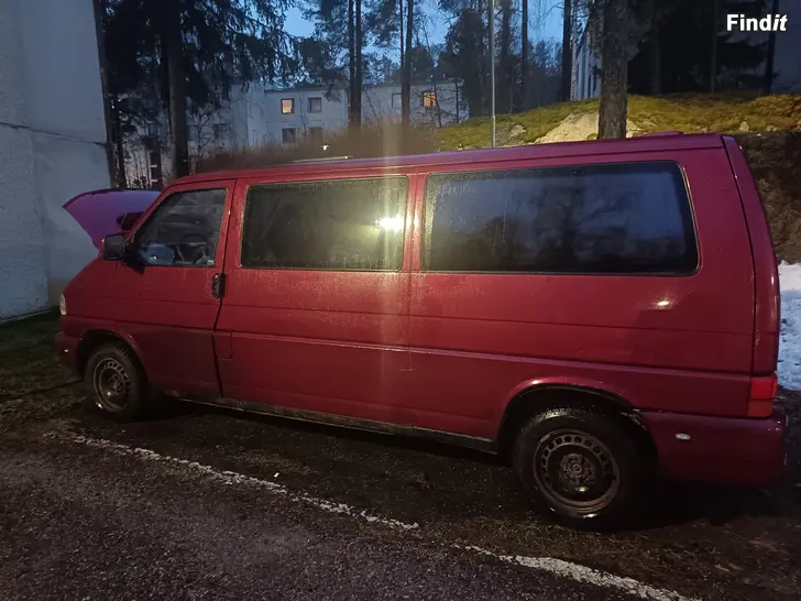 Myydään Volkswagen Caravelle 2.5tdi