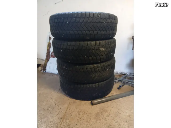 Säljes Michelin 215/65 R 17
