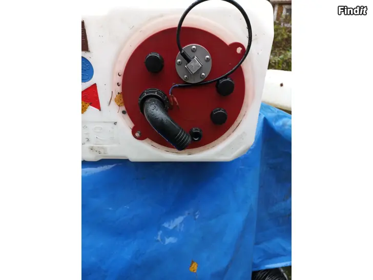 Myydään Polttoaine tankki