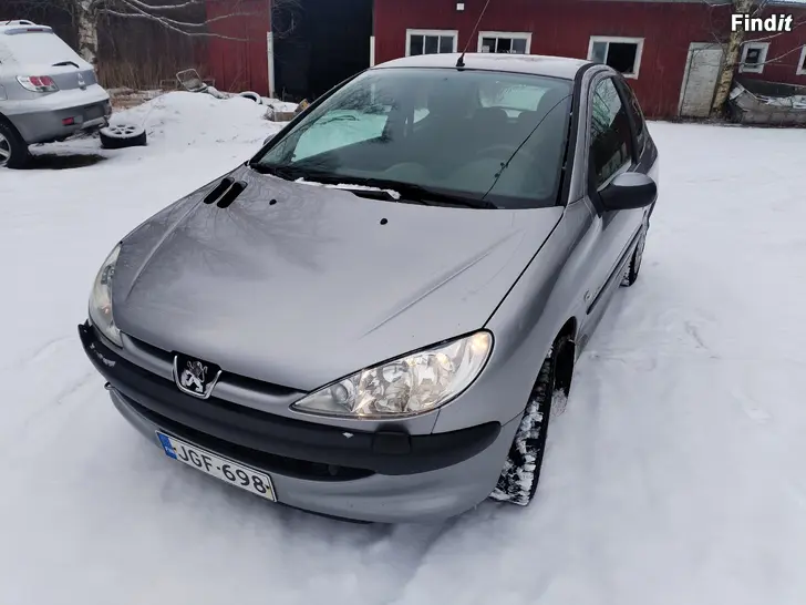 Myydään Peugeot 206 osina