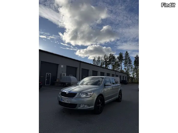 Myydään Skoda Octavia 1.4 -09