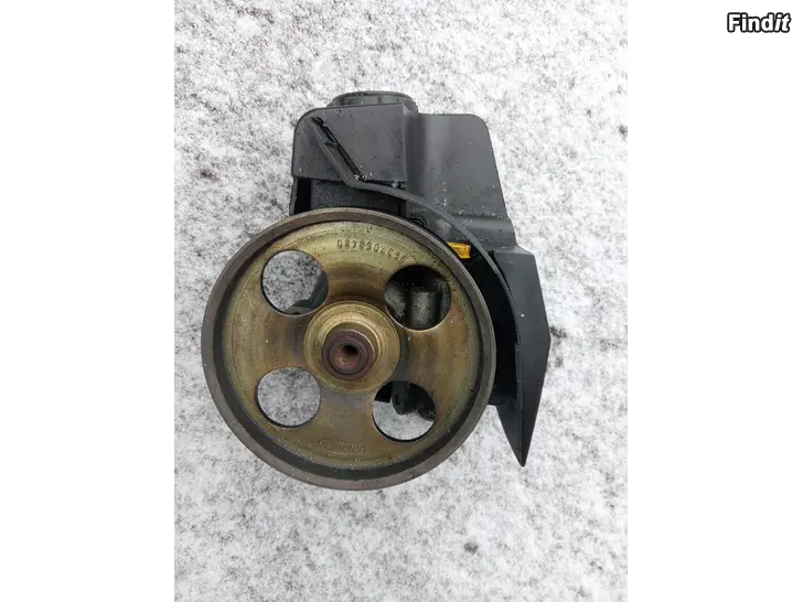 Myydään Peugeot 206 1,6 2004 ohjaustehostimen pumppu 9636868880