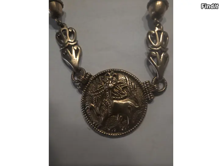 Myydään Vanha, hieno, Kalevala koru.