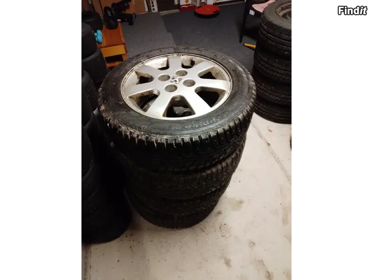 Myydään Nastarenkaat 4x108