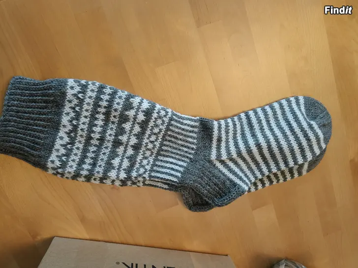 Myydään Villasukat