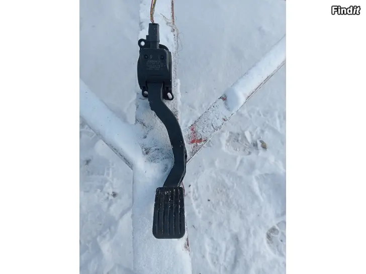 Myydään Peugeot 206 2008 kaasupoljin 9659449880