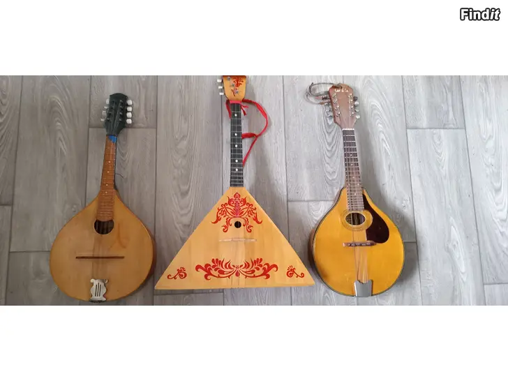 Myydään Mandoliini Balalaikka