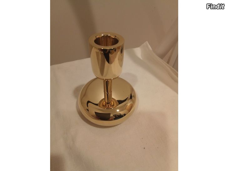 Myydään Iittala Nappula kynttilänjalka messinki, 107 mm, käyttämätön