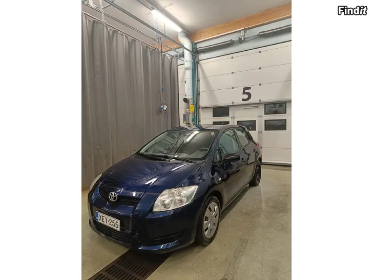 Säljes Nybesiktad Toyota Auris