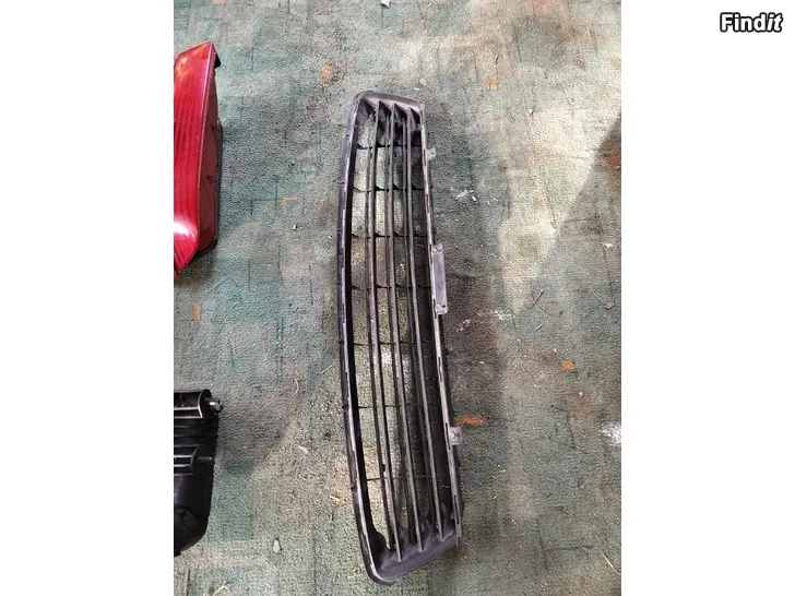 Myydään Puskurin ritilä