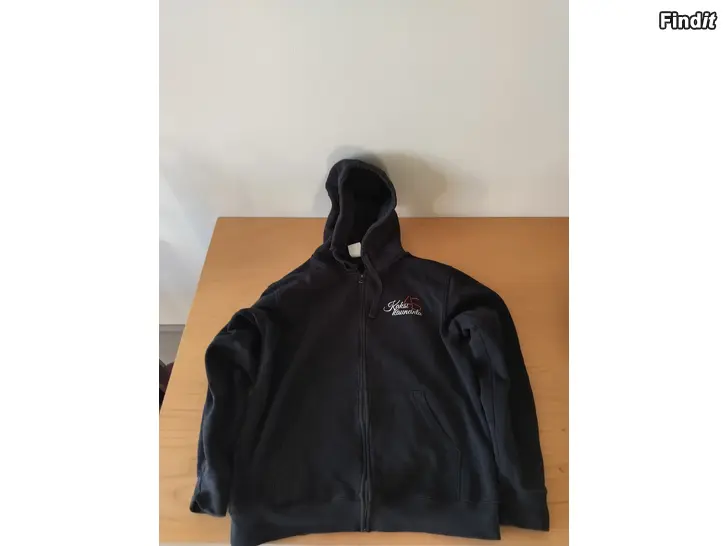 Myydään Neljänsuora huppari