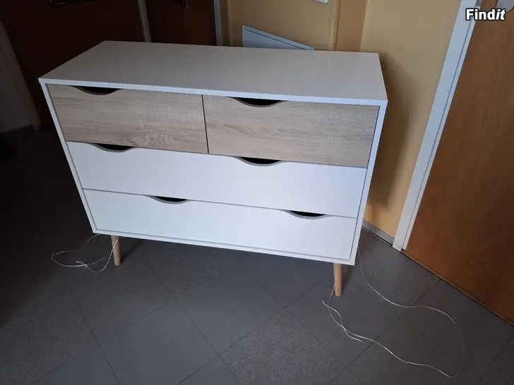 Myydään DELTA lipasto laatikosto 99x39x80cm  -hinta 80e