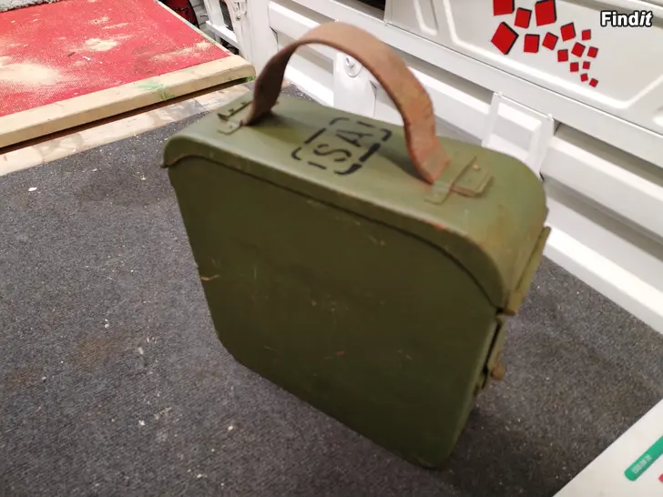 Säljes Maxim konekiväärin panosvyölaatikko