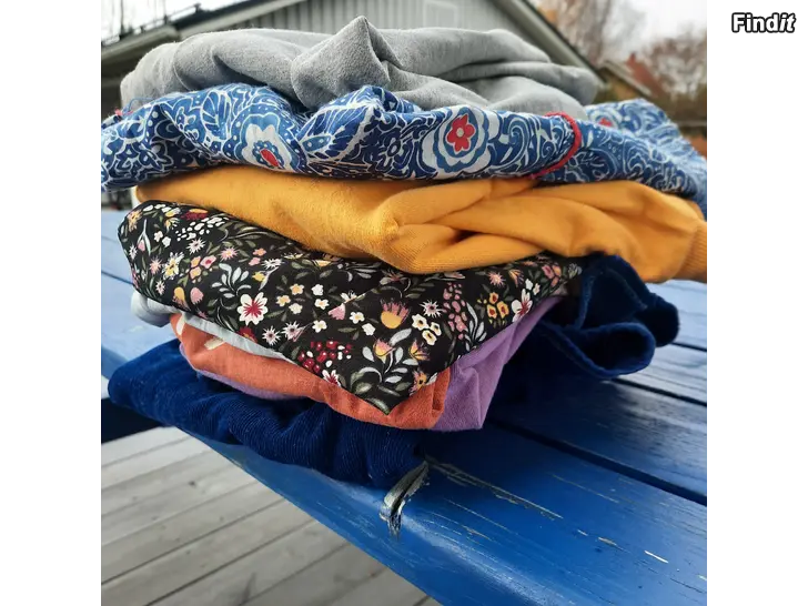 Säljes Klädpaket storlek 128