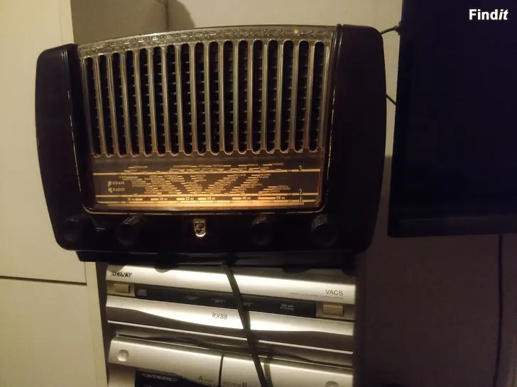 Myydään Philips pakeliitti radio