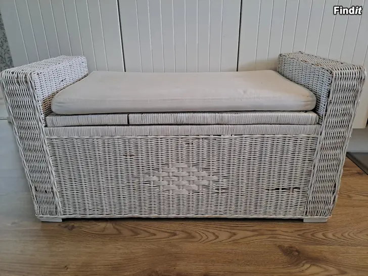 Myydään Rottingbänk