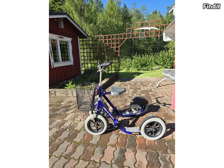 Säljes Sparkcykel Helkama för äldre