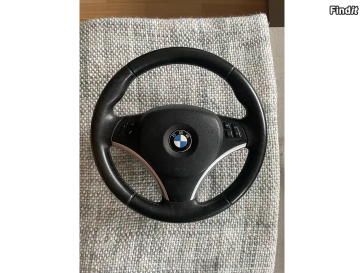 Säljes bmw e90/e91 ratt med fungerande airbag