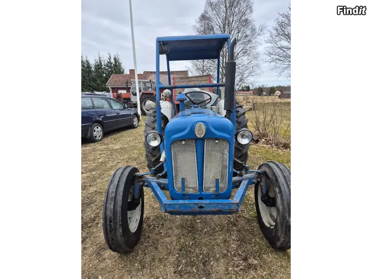 Myydään Fordson Dexta special