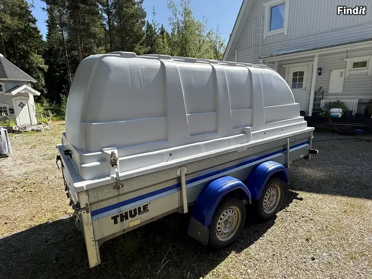 Säljes THULE 330 , 2-axlad med kåpa och kipp funktion