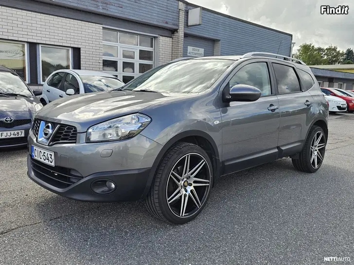 Myydään Nissan Qashqai+2 1,6L  Acenta  2WD 5M/T Connect MY117-paikkainen PanoraamalasiP