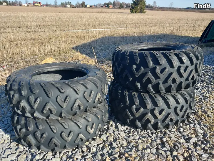 Myydään ITP Terracross rengassarja 26